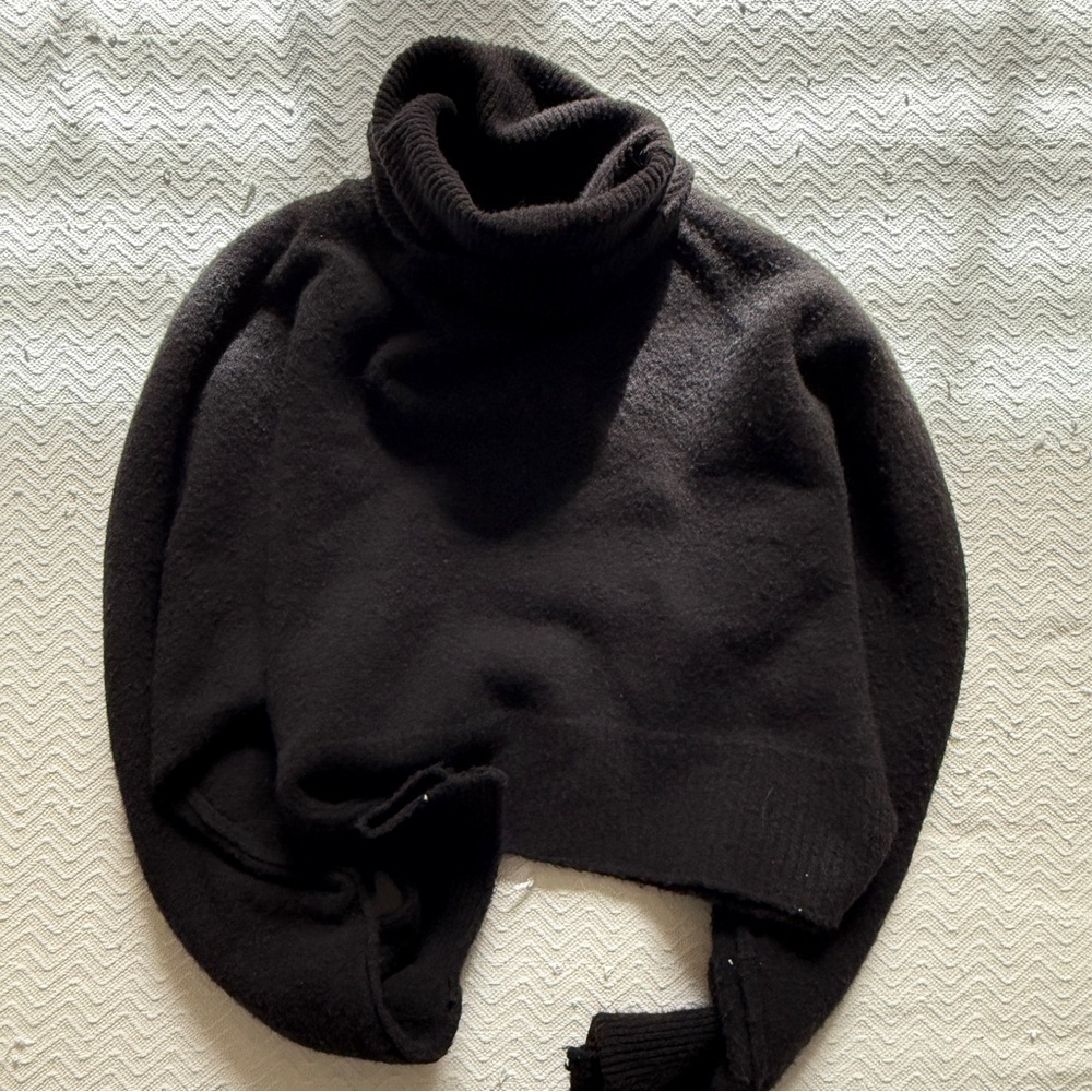 Urban Outfitters Black Cropped Turtleneck Sweater